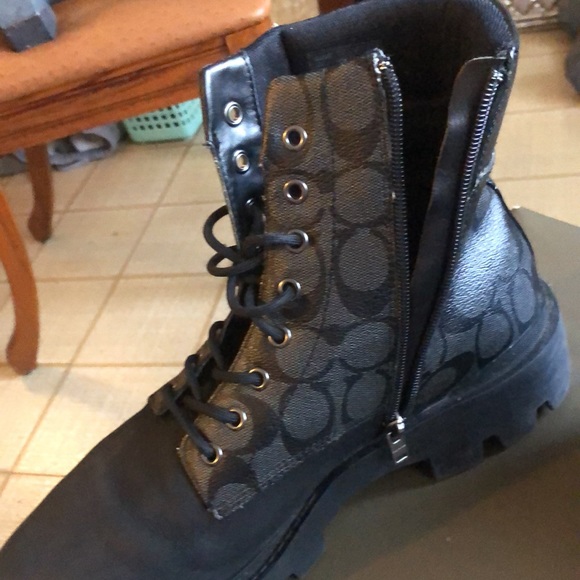 Authentic COACH military combat boot. Size 11.5. Laces and side zipper. - Picture 6 of 10